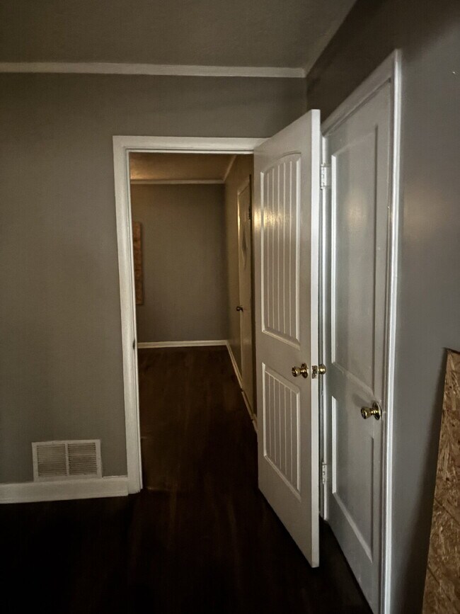 "3-Bedroom Gem on East Frank Avenue"