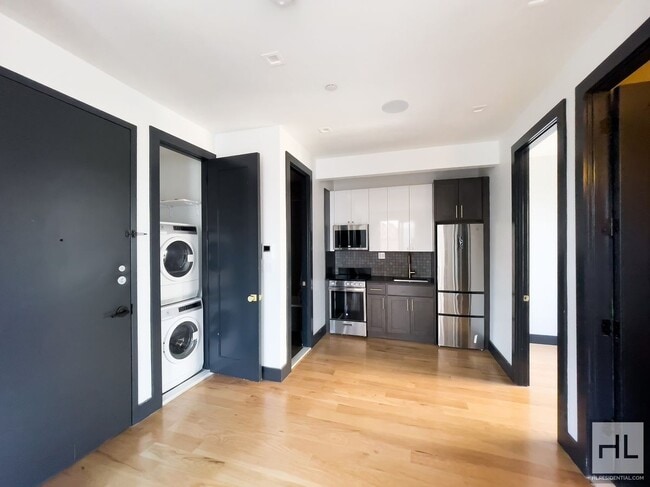 Convenient South Slope Location / Modern 3... - Convenient South Slope Location / Modern 3... Apartment Unit 3F