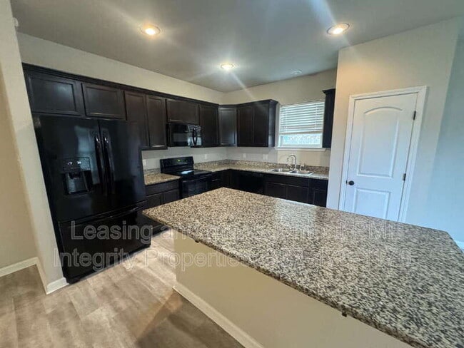 Photo - 201 St Caillin St