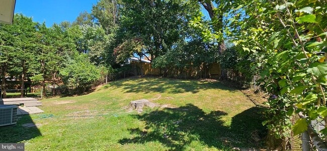 Photo - 824 Cabin John Pkwy