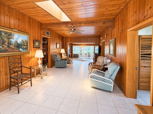 254 Cloverleaf Rd