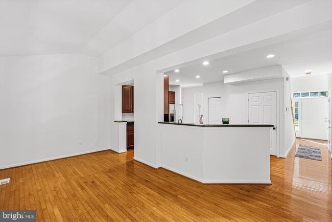 Photo - 406 Arnold Dr