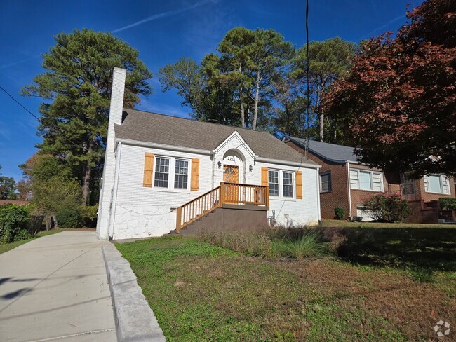 Building Photo - STUNNING IN SOUTHWEST Rental