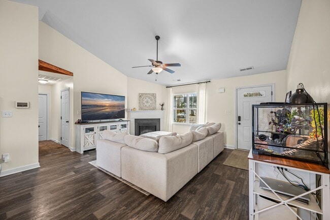 Photo - 215 Timber Jack Ct