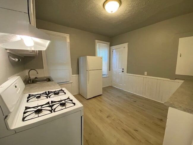 Photo - 635 Hazel St Unidad 1