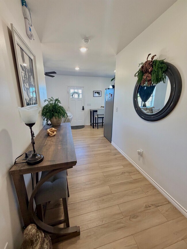 Photo - 404 W Haynie St