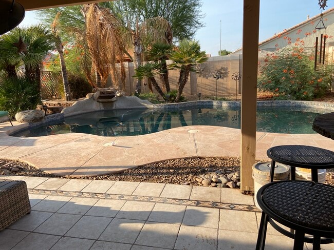 Covered patio patio