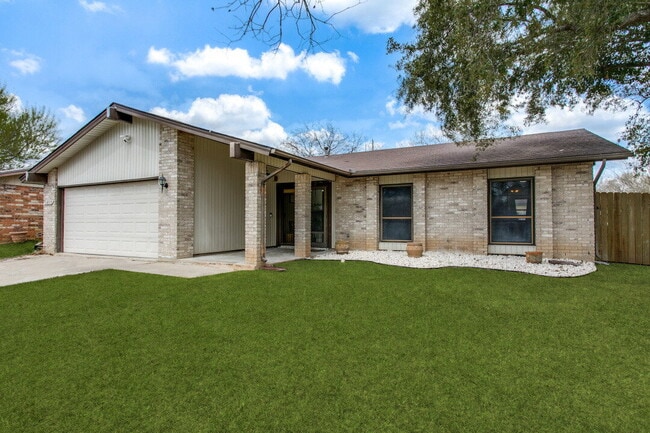 Building Photo - "Charming 3-Bedroom Haven with Cozy Fireplace in San Antonio – 1570 Sq Ft of Comfort!"