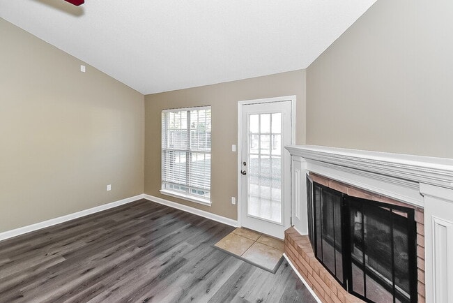 Photo - 7343 Bridle Ln