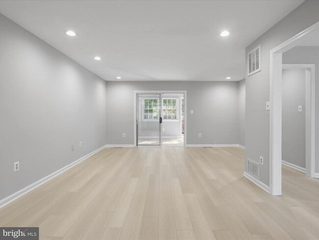 Photo - 614 Mt View St