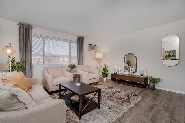 Photo - Hoffman Hills Apartments