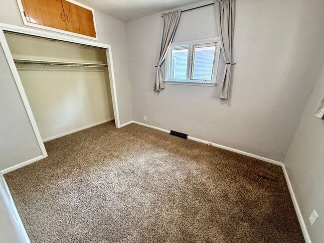 Photo - 931 W Oak St