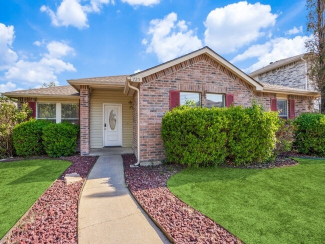 Building Photo - 725 Lovern St