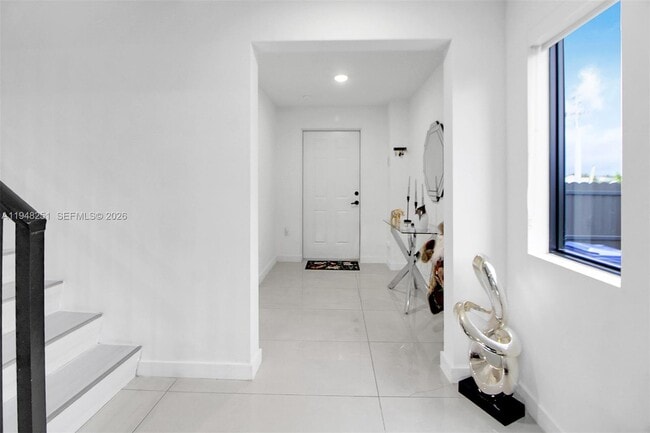 Photo - 320 NW 13th Ct