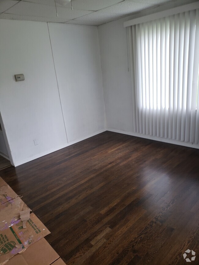 Building Photo - 1240 175th St Rental