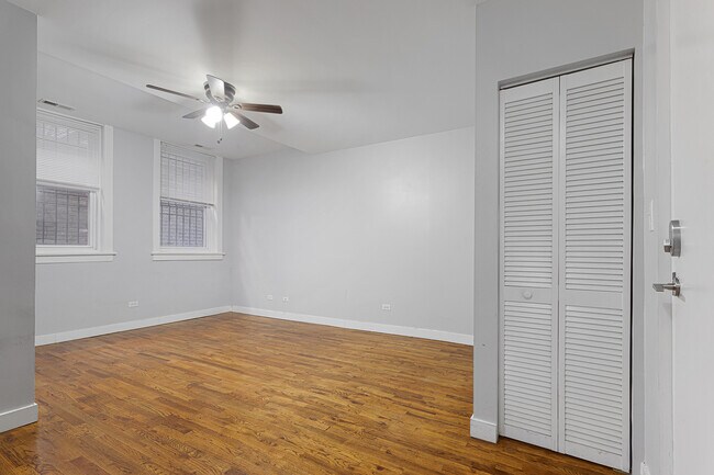 Photo - 7456 N Greenview Ave