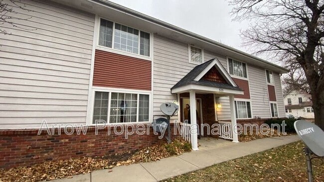 Building Photo - 525 Oak Rd Unit 4 Rental