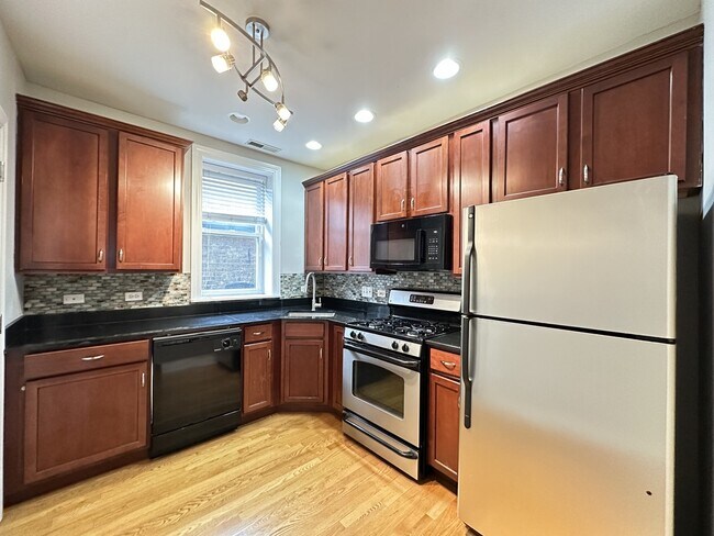 Photo - 3256 N Clifton Ave Unit J09W