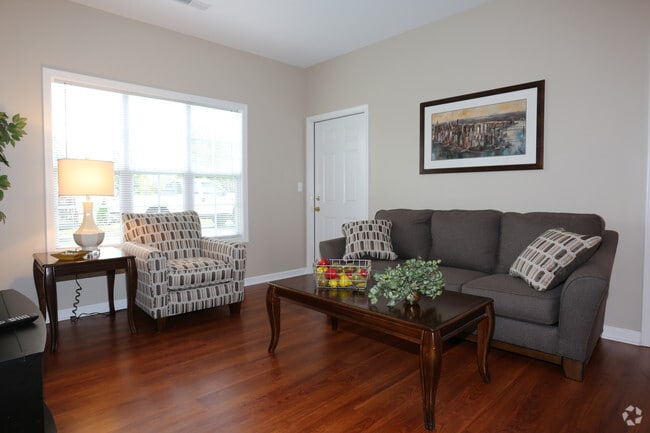 Living Room - Stonington Park Apartments