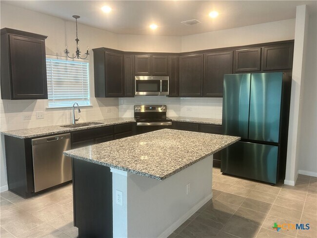 Photo - 631 Friar Tuck Dr