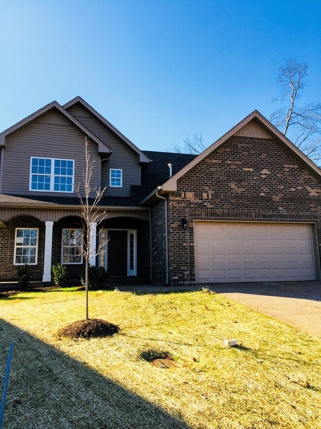 Building Photo - Beautiful family home in desirable Sugar Valley community