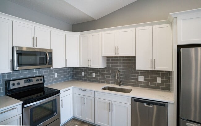 Photo - Beautiful 4 Bedroom Home! 3 Car Garage!