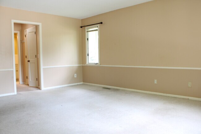 Upstairs Master Bedroom p2 - 5317 Malibu Dr