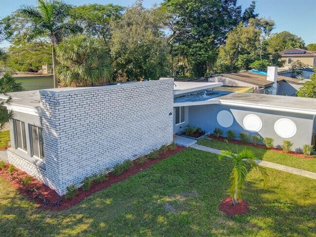 Photo - 1500 Davie Blvd