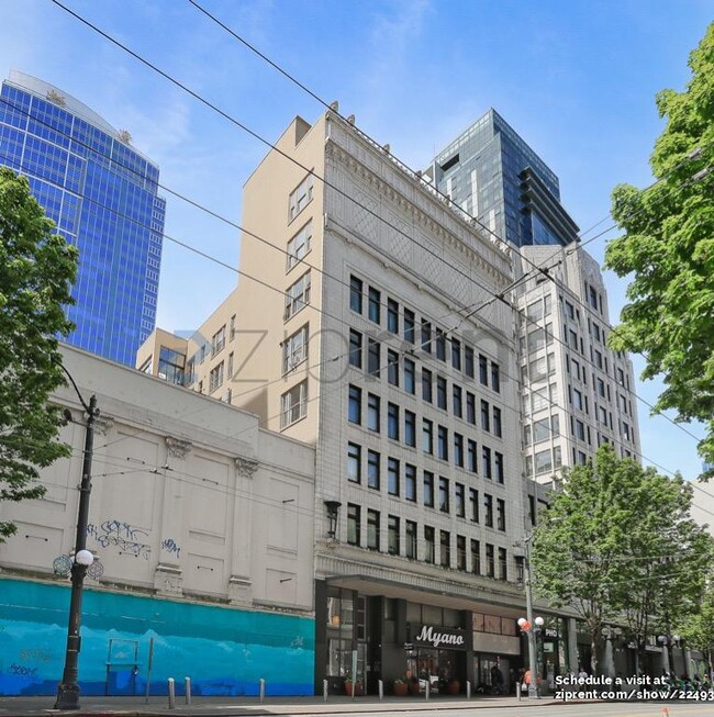 Building Photo - 1519 3rd Ave Rental