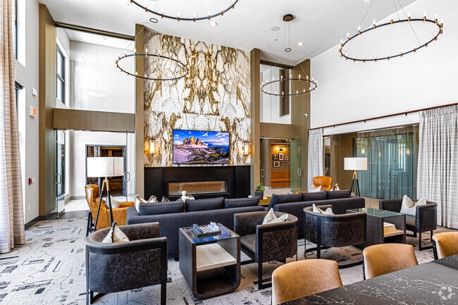 Club Lounge - The Brentwood