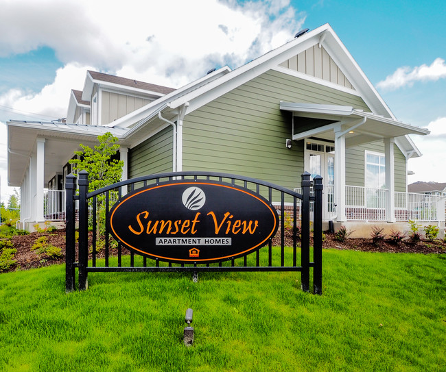 Sunset View Apartment Homes - Beaverton, OR | ForRent.com