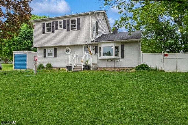 Photo - 8 Millbrook Rd House