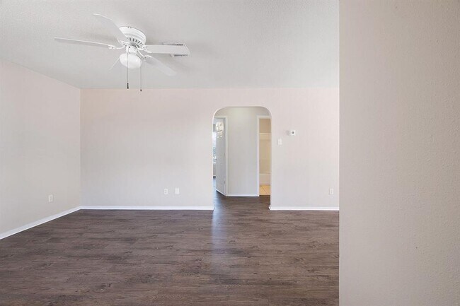 Photo - 2214 Katy Ln