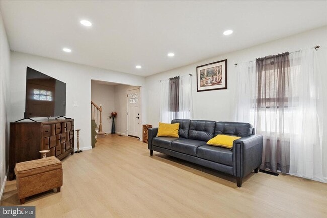 Photo - 127 Toledo Ln