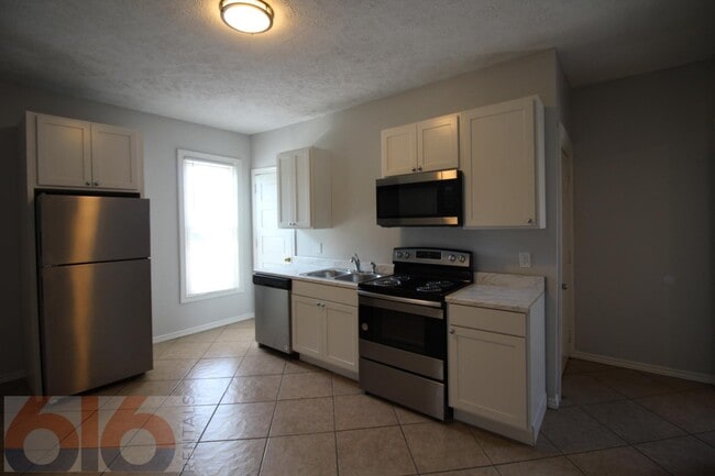 Photo - 27 National Ave SW