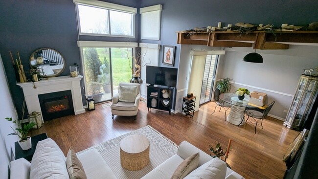 Photo - 64 Michigan Ct