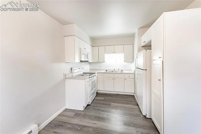 Photo - 2155 King St Unit A