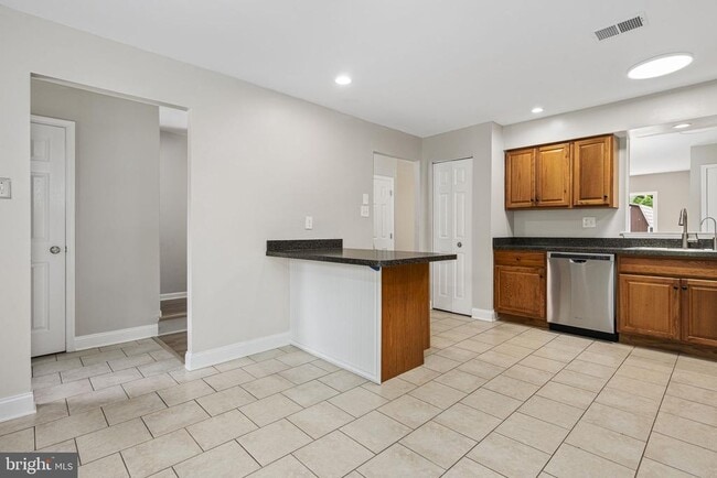 Photo - 113 Talgrath Ct