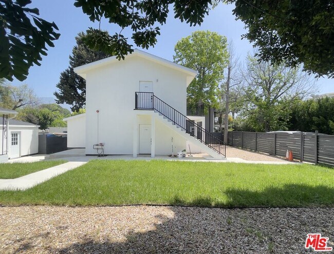 Photo - 288 Grandview St