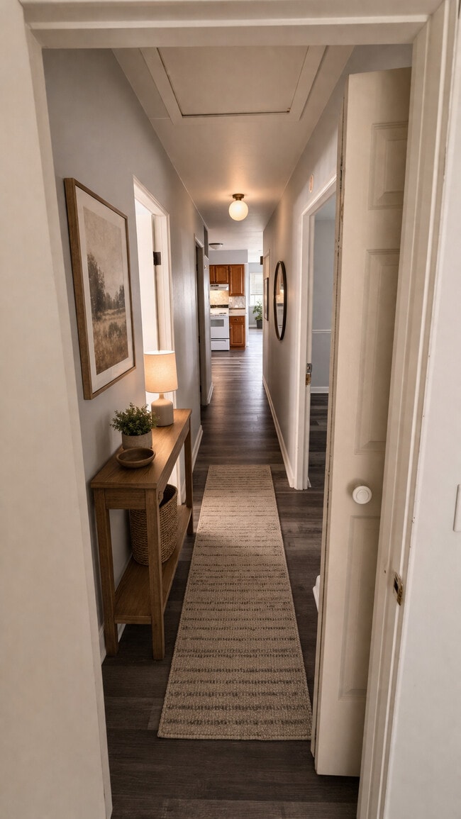 Hallway - 907 La Tourrette Ct