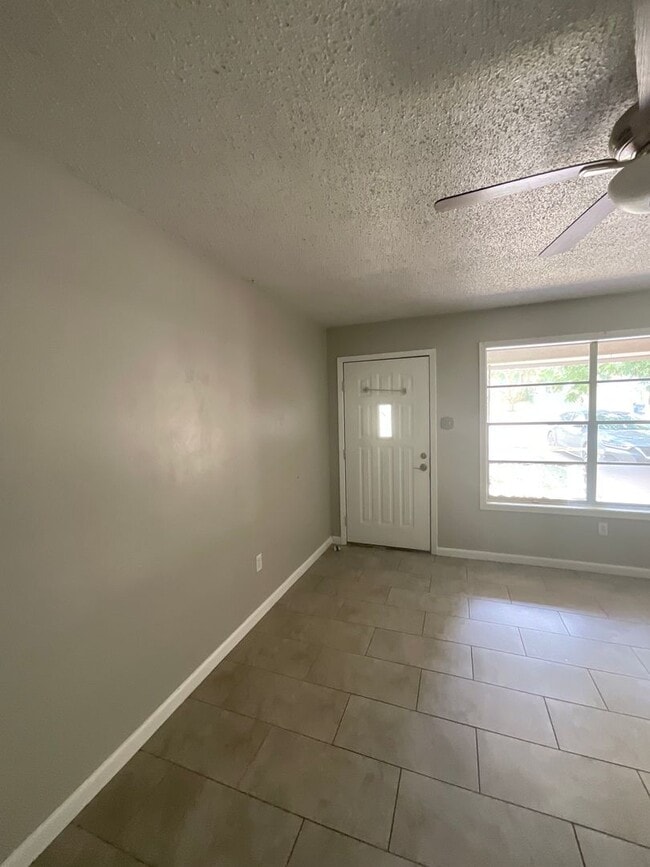 Photo - 114 Powell Dr