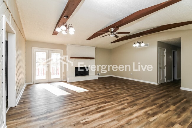 Photo - 104 Longstreet Cir