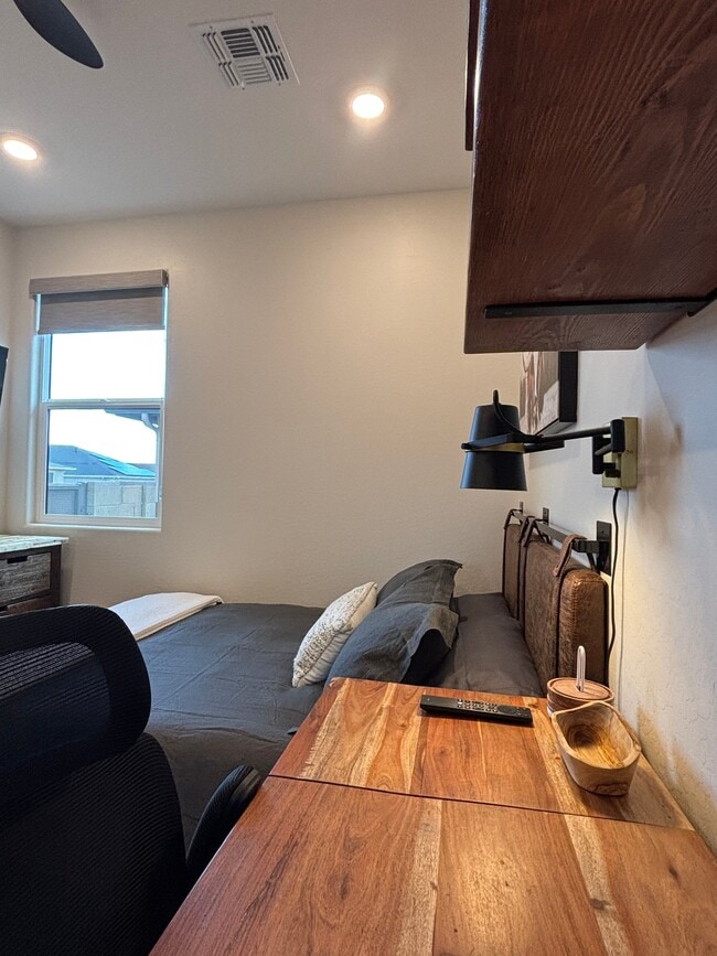 1204 Tranquil Ln