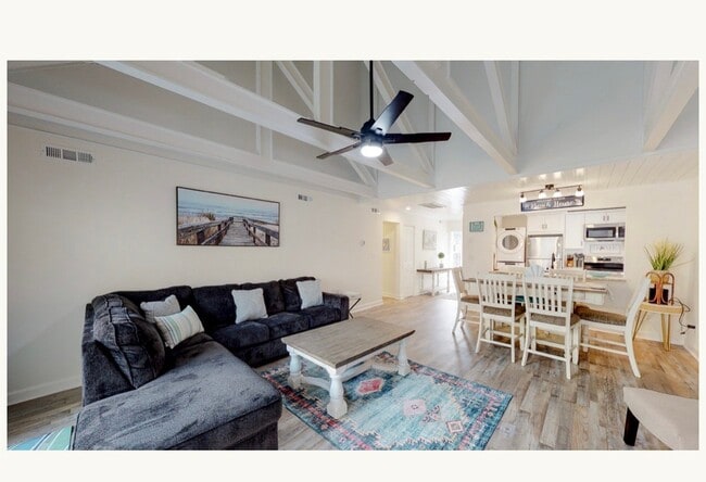 Photo - 786 queens grant