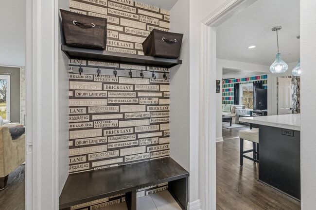 Photo - 908 E Hampton Rd