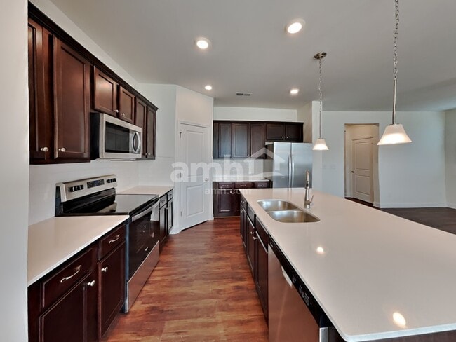 Photo - 152 Hazel Pk Dr