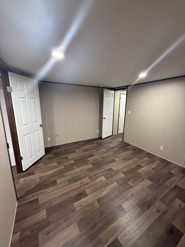 Photo - 1030 Aaron Ln