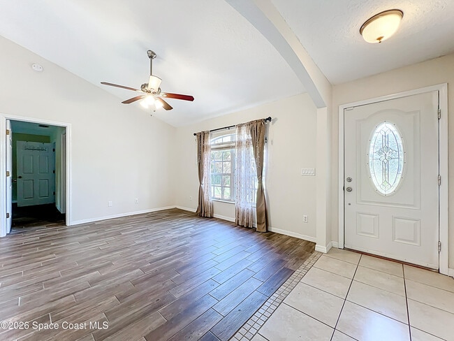 Photo - 5345 Cangro St