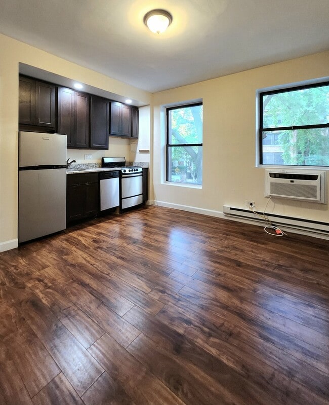 Photo - 1430 N Dearborn Pkwy Unit 202