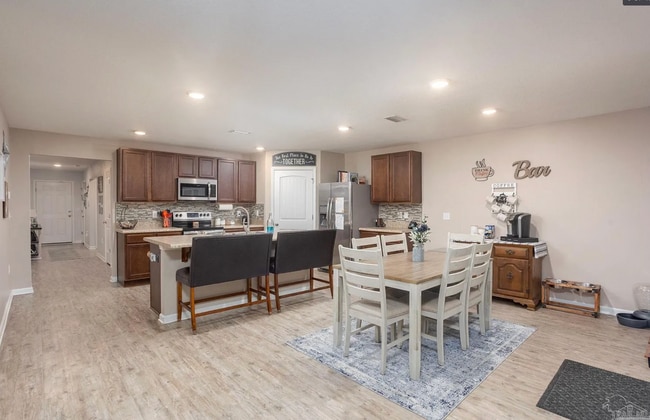 Photo - 9470 Lutoo Ln